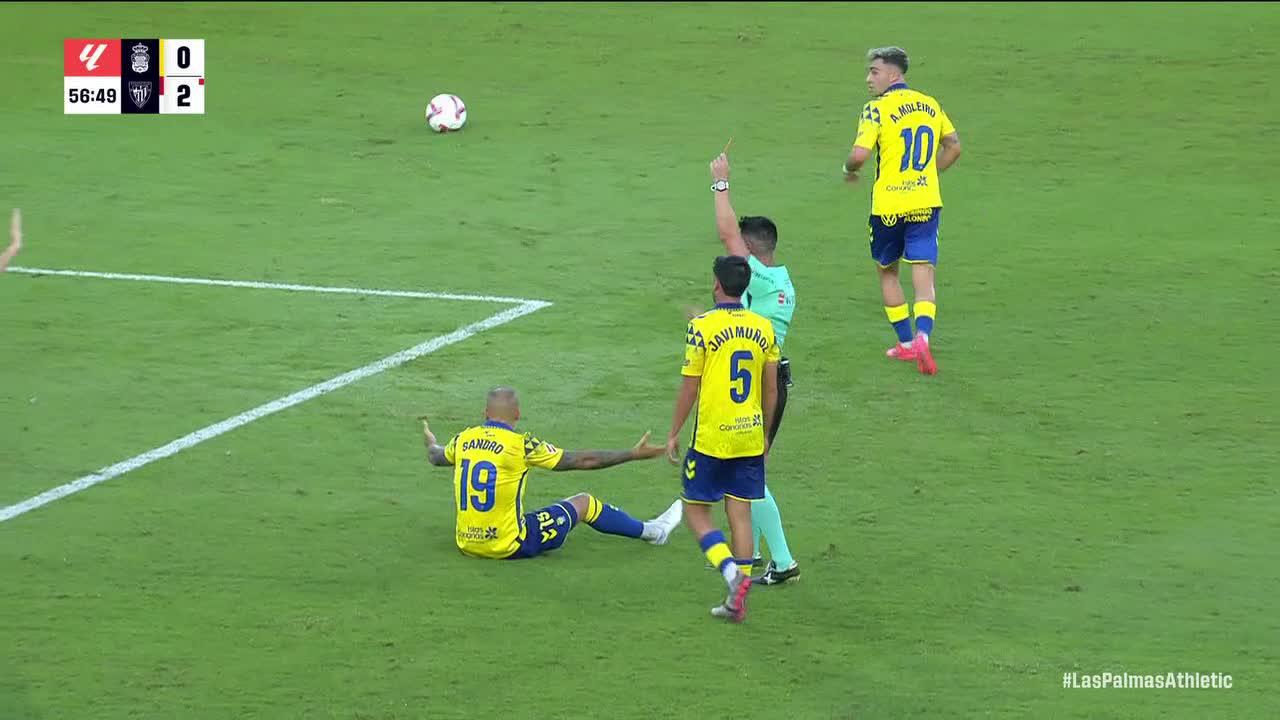 Mikel Jauregizar gets sent off vs. Las Palmas