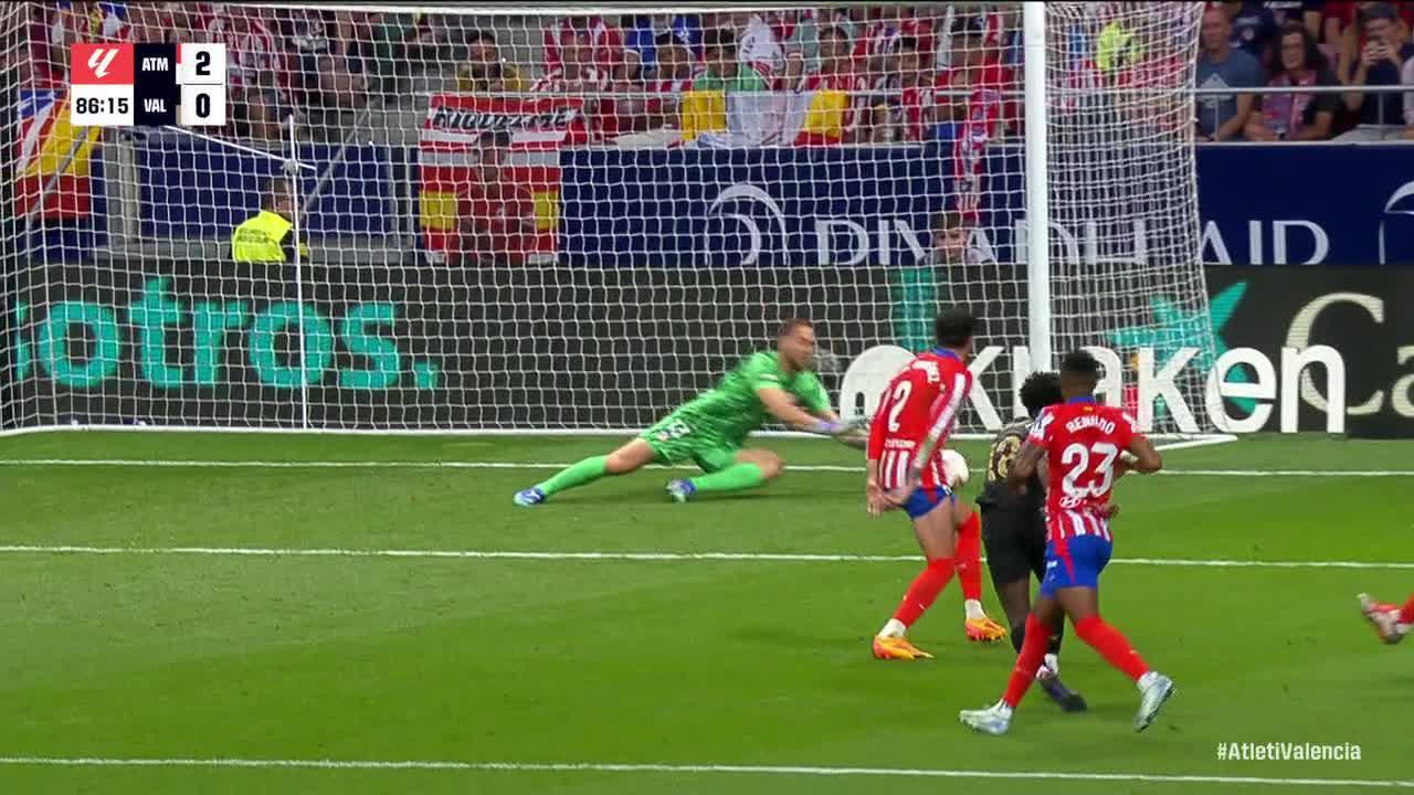 Jan Oblak makes a great save