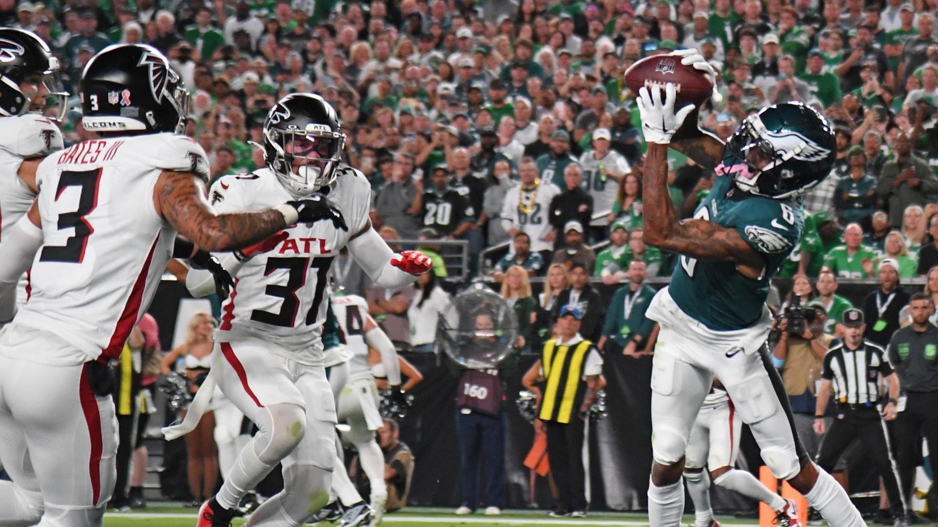 Jalen Hurts puts Eagles on the board with TD strike to DeVonta Smith