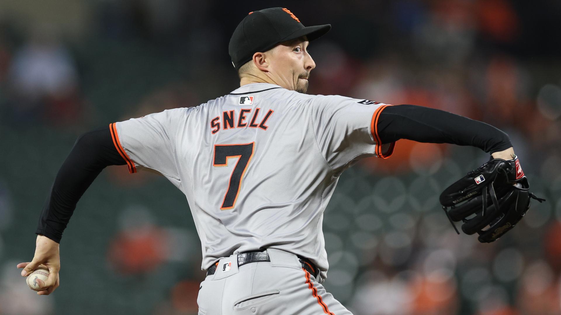 Blake Snell fans 12 in gem for the Giants