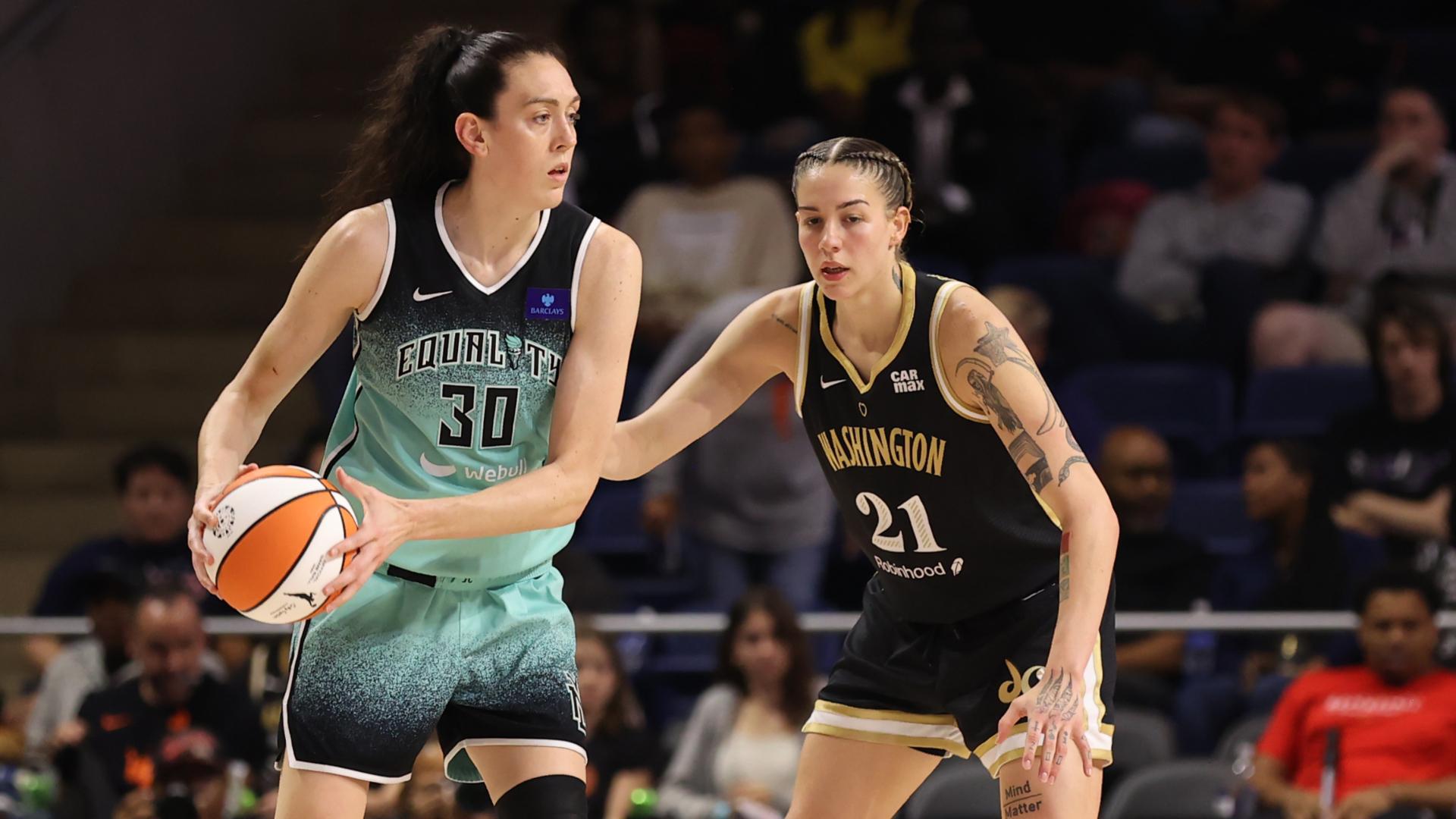 Breanna Stewart's double-double lifts Liberty to No. 1 seed