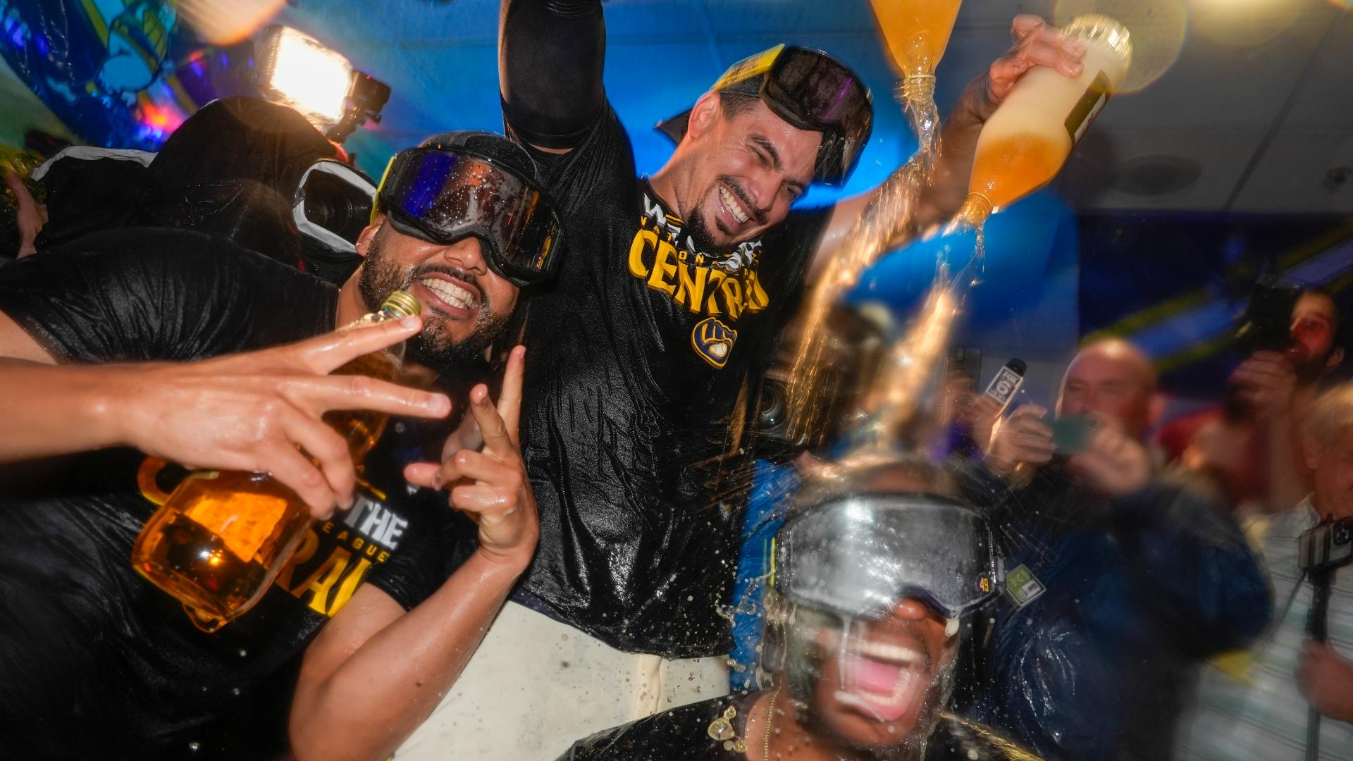 Brewers celebrate NL Central crown in the clubhouse