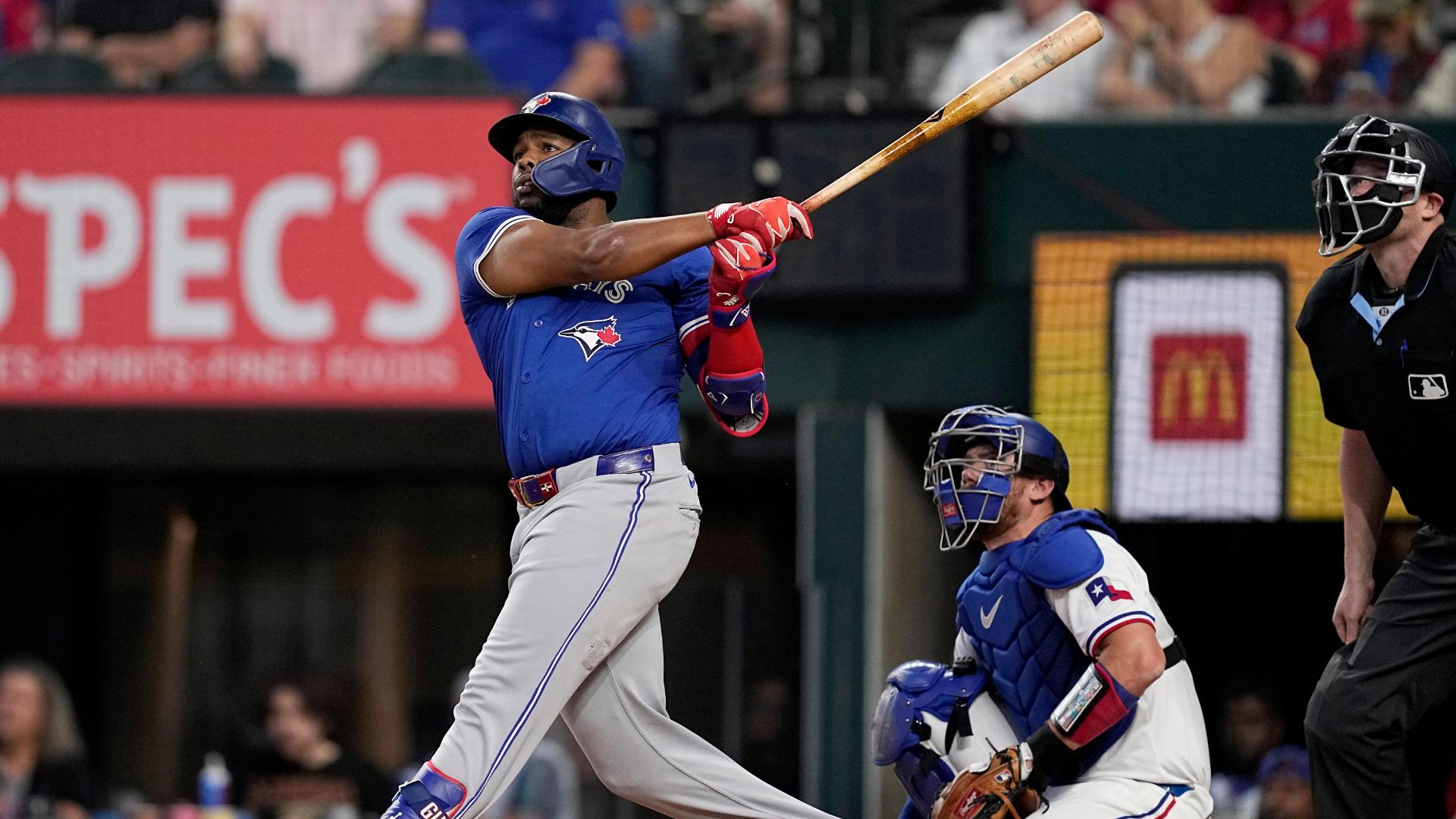 Vladimir Guerrero Jr. blasts two 400+ foot moonshots in Blue Jays win