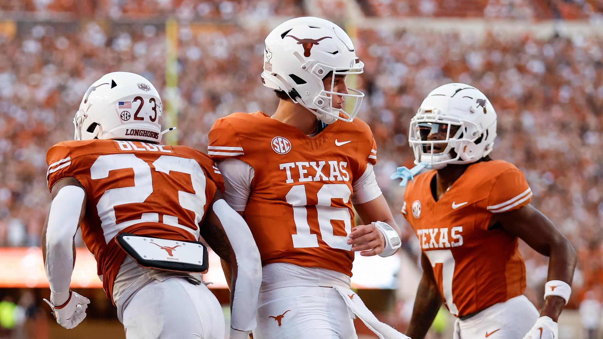 Arch Manning finds Jaydon Blue on a 3-yard TD to extend Texas' lead