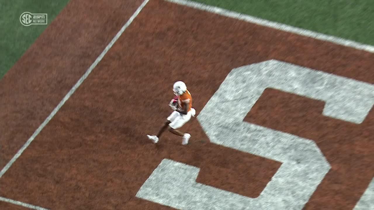 Arch Manning slings 17-yard TD for Texas