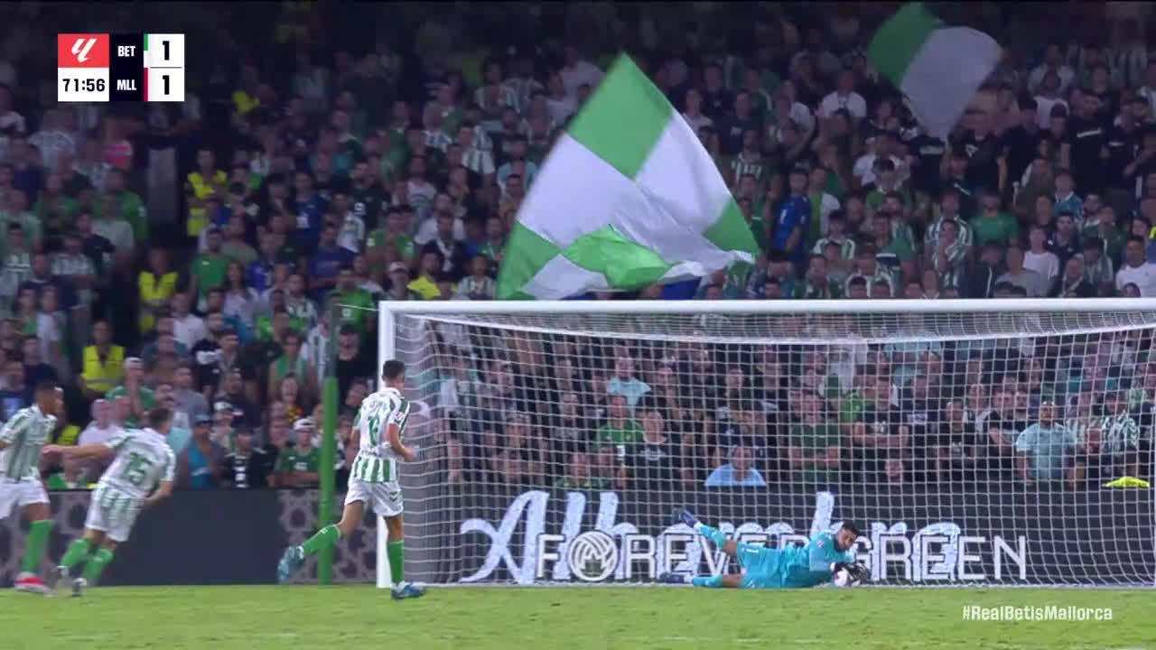 Rui Silva makes a great save