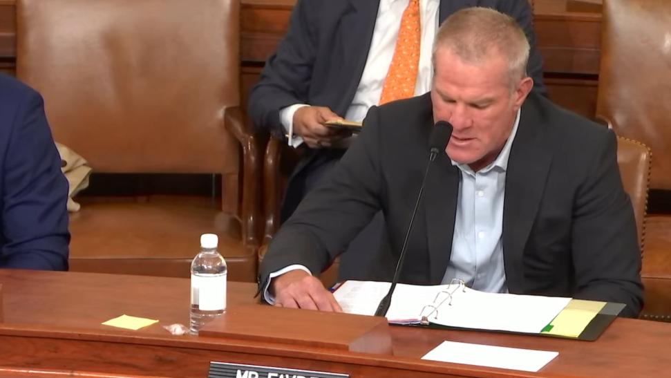 Brett Favre reveals Parkinson's diagnosis during testimony