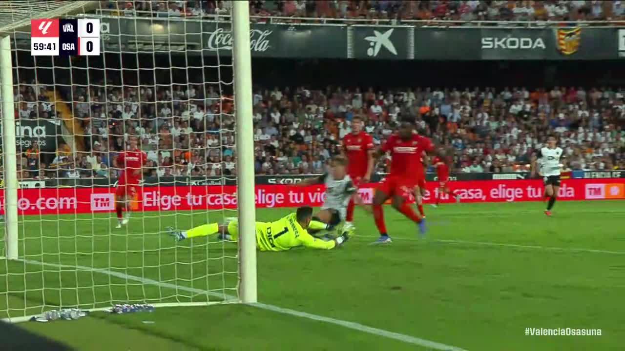 Sergio Herrera makes a great save