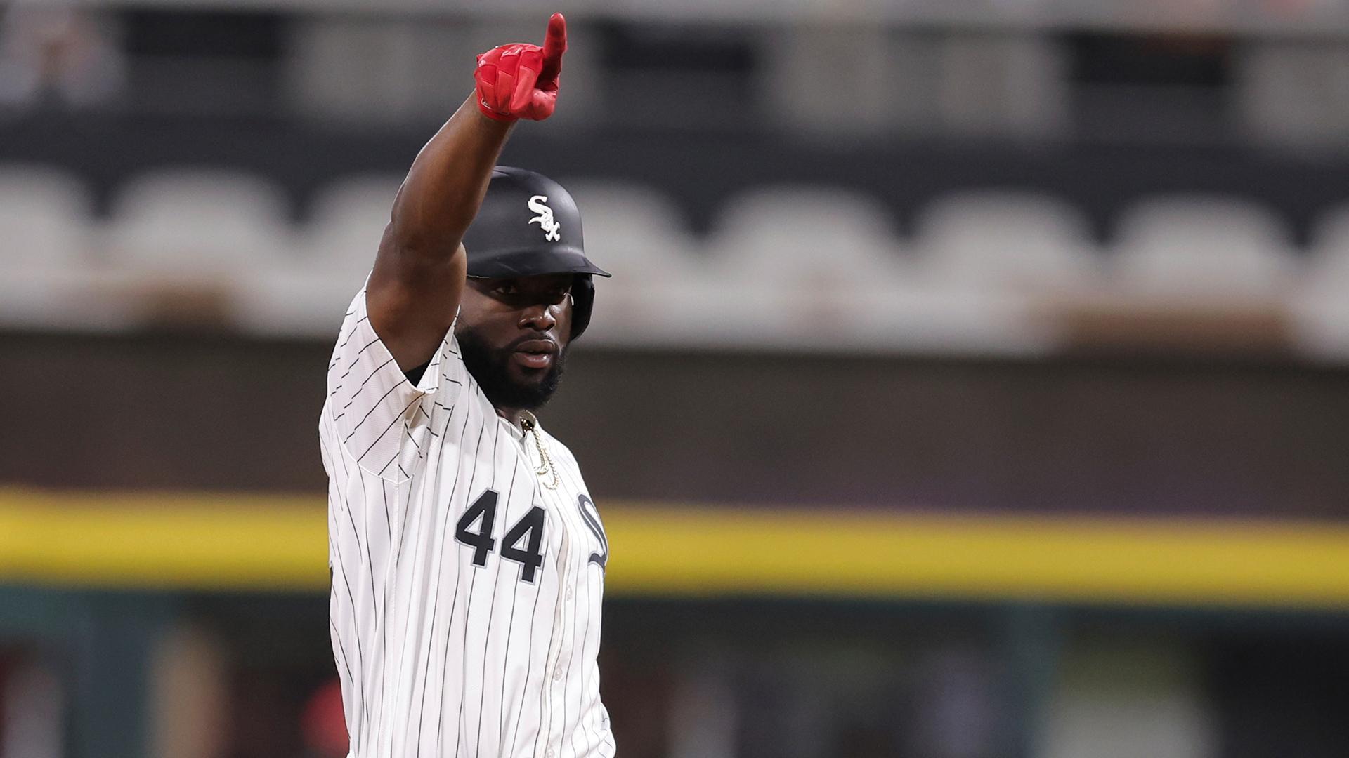 White Sox hold off history with help from Angels' blunder