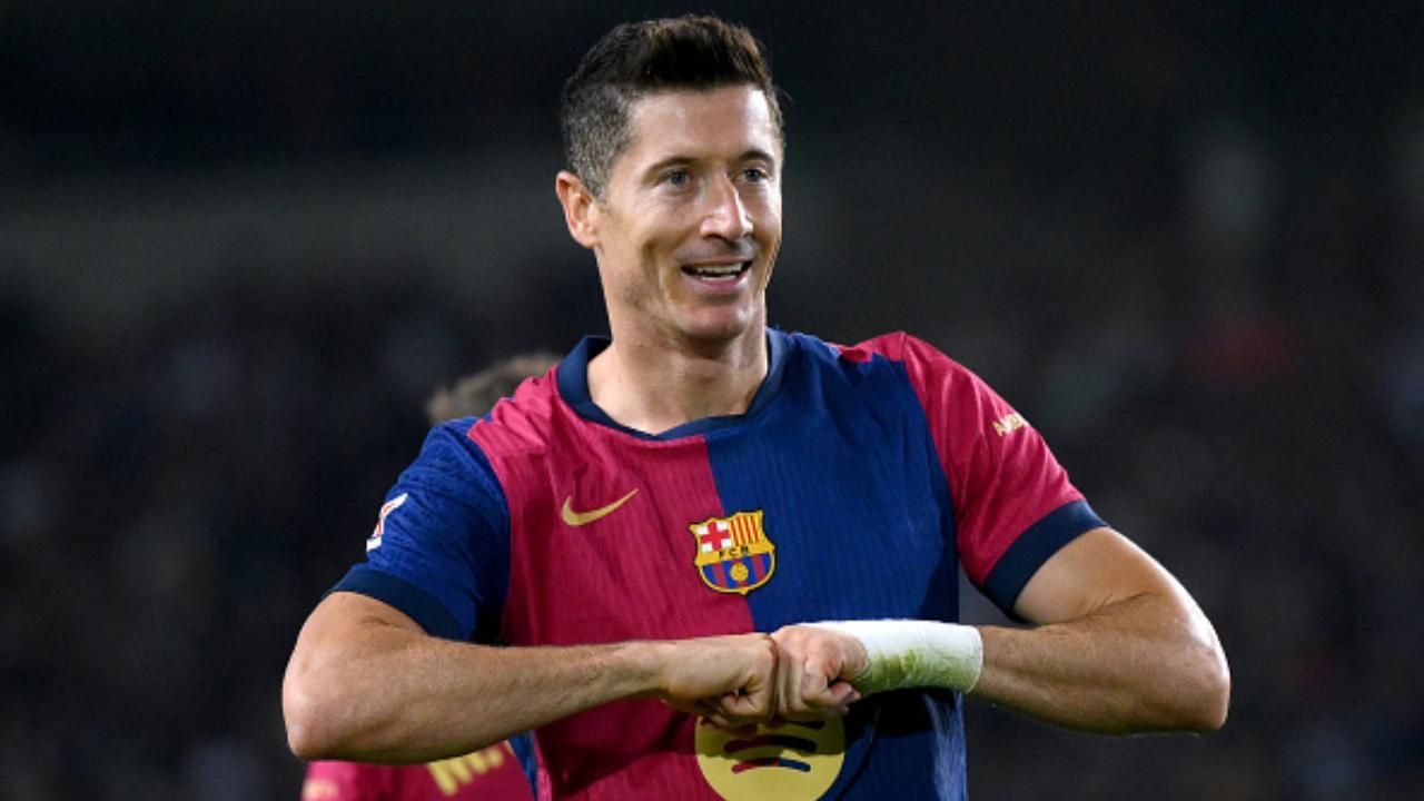 Robert Lewandowski lifts Barca to win with 7th goal in 7 games