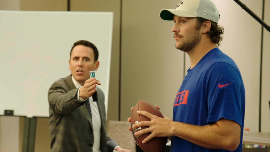 Mentalist Oz Pearlman reads Josh Allen's mind