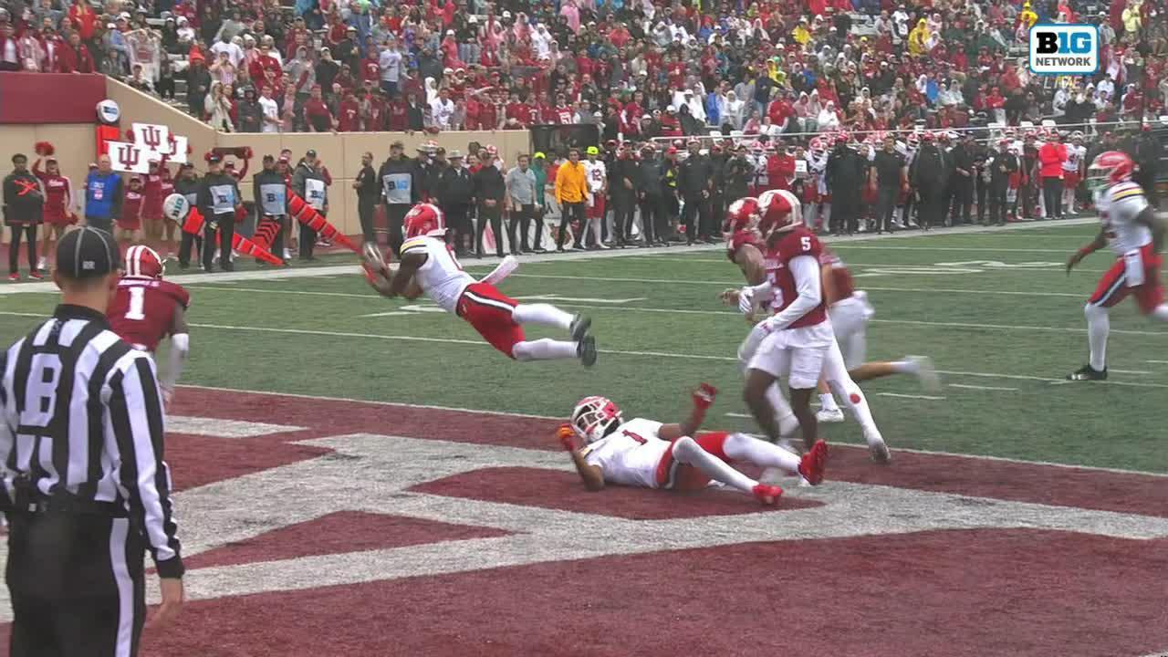 Dylan Wade snags a hot-potato TD catch for Maryland