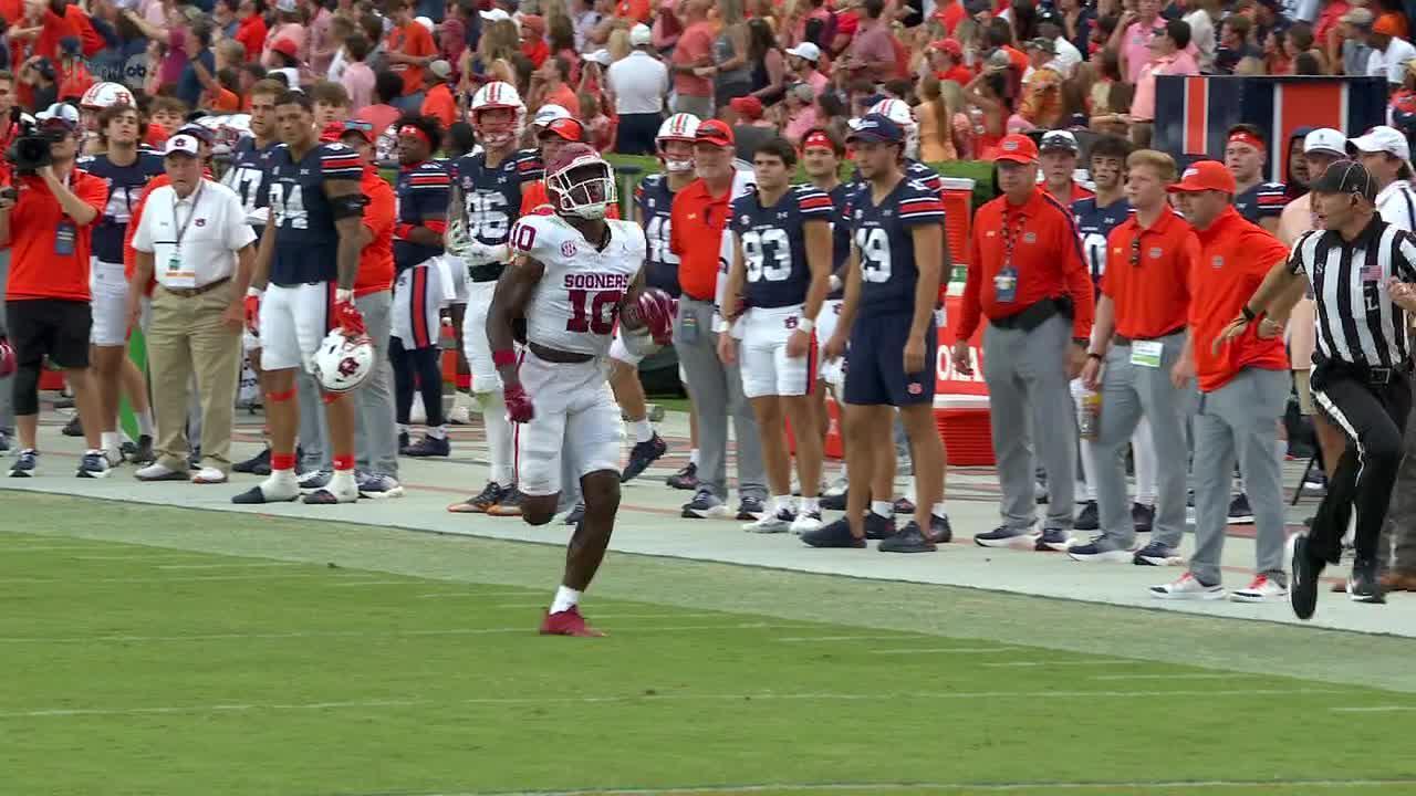 Oklahoma grabs pick-six, 2-point conversion to take lead over Auburn