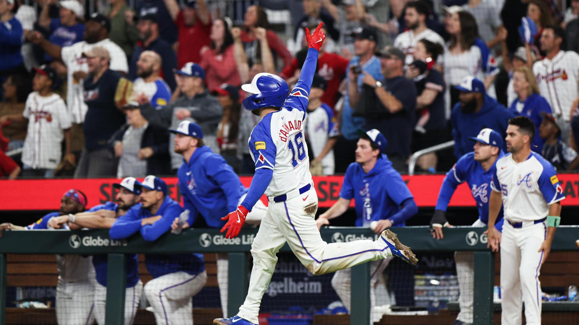 Travis d'Arnaud hits massive walk-off HR for the Braves