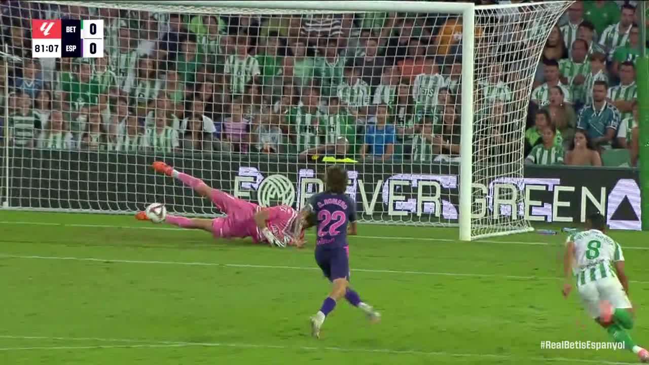 Joan Garcia makes a great save