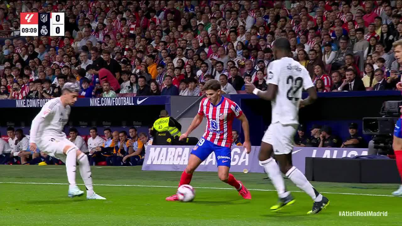 Thibaut Courtois comes up with superb kick save for Real Madrid