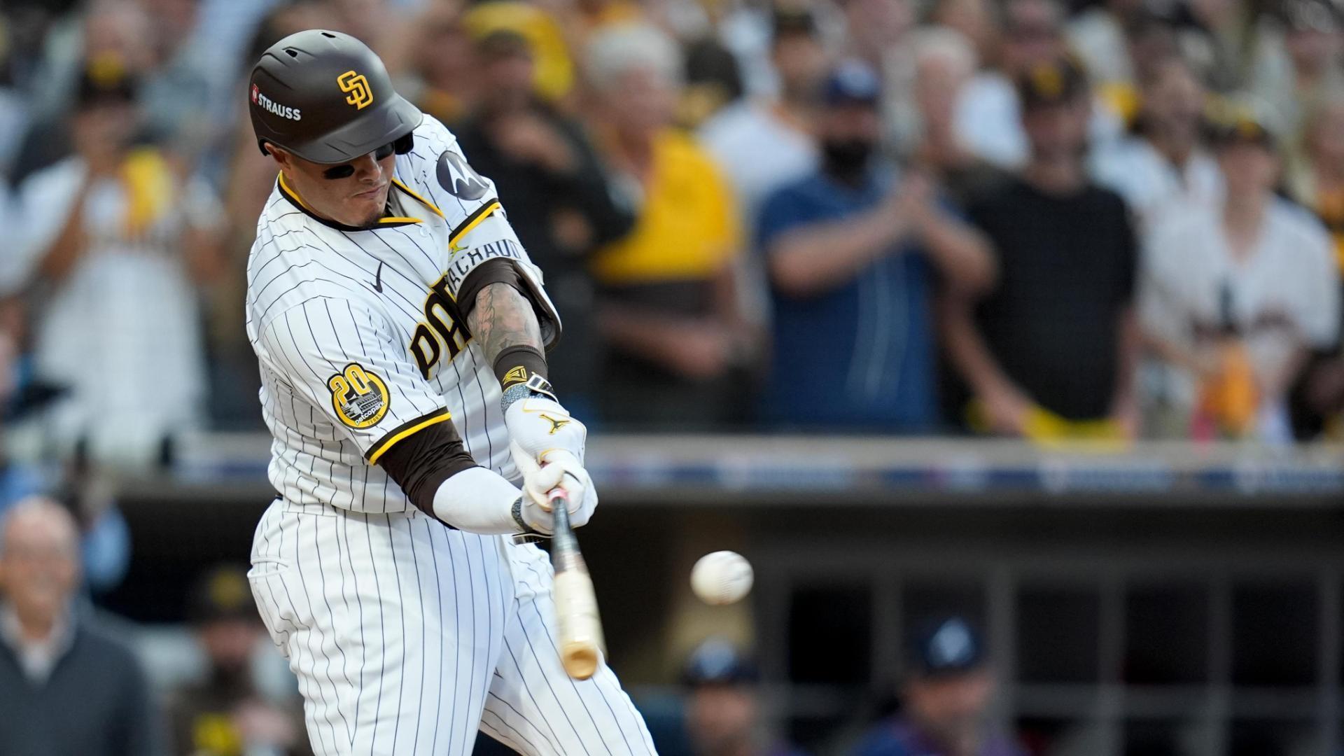 Machado's 2-run double amps up Petco Park