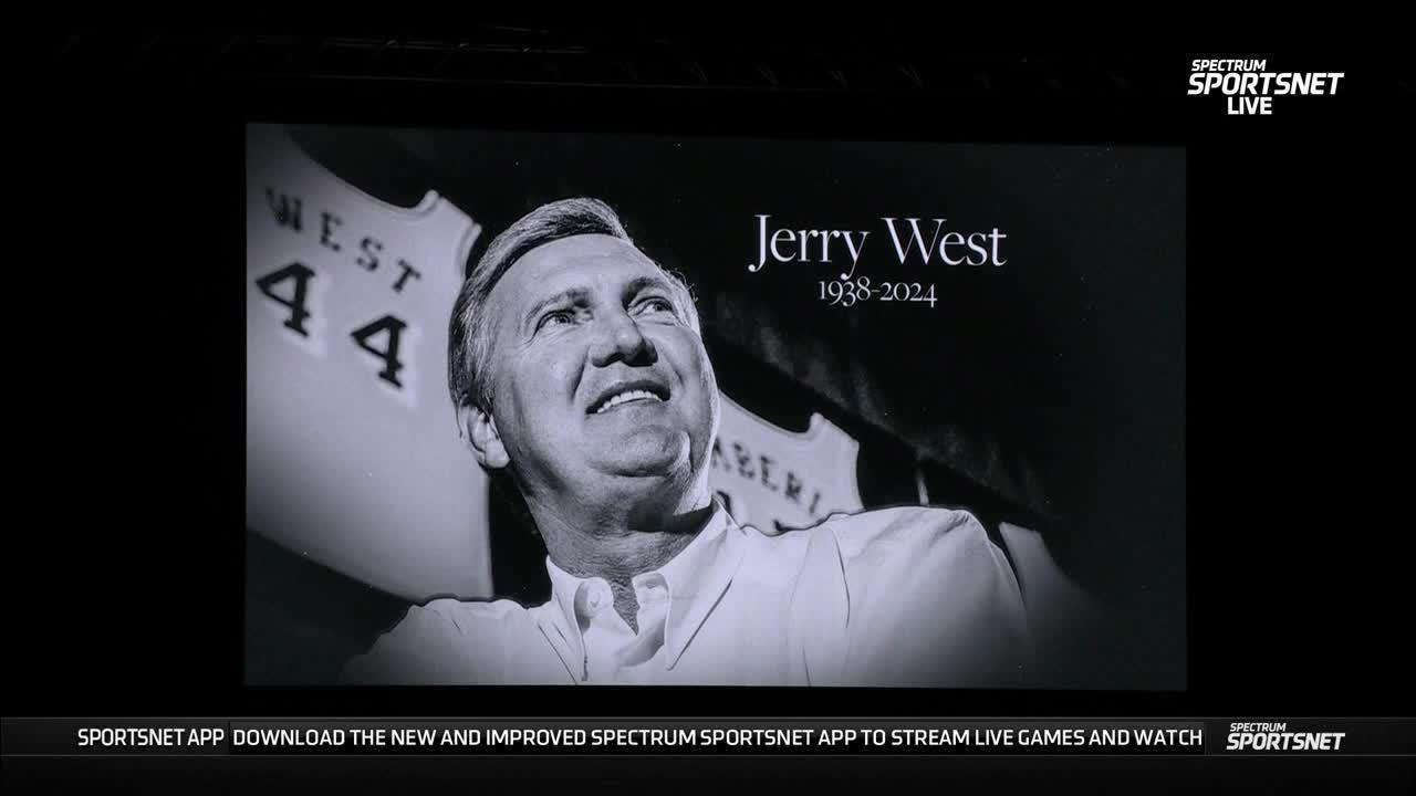 Lakers hold a moment of silence for Jerry West