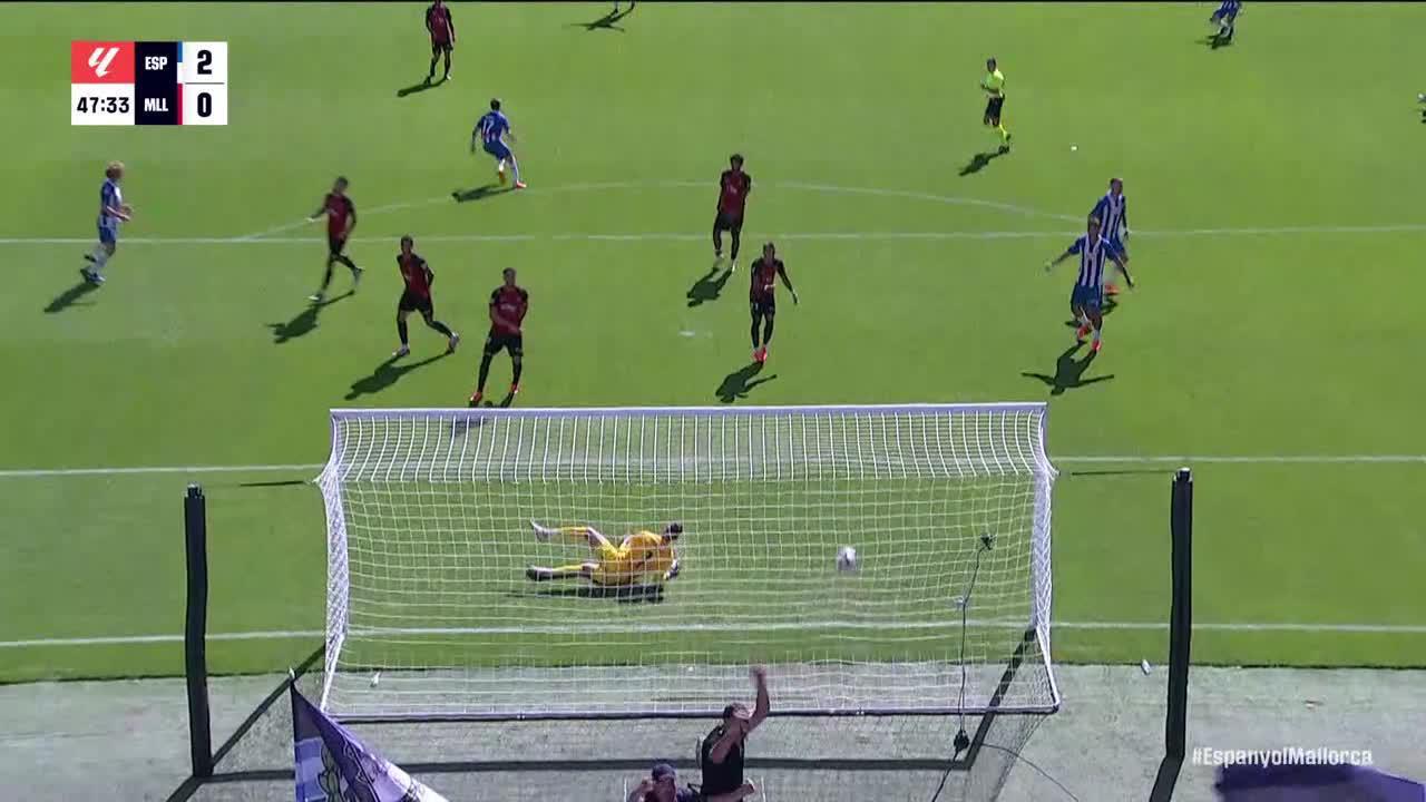 Jofre Carreras slots in the goal for Espanyol