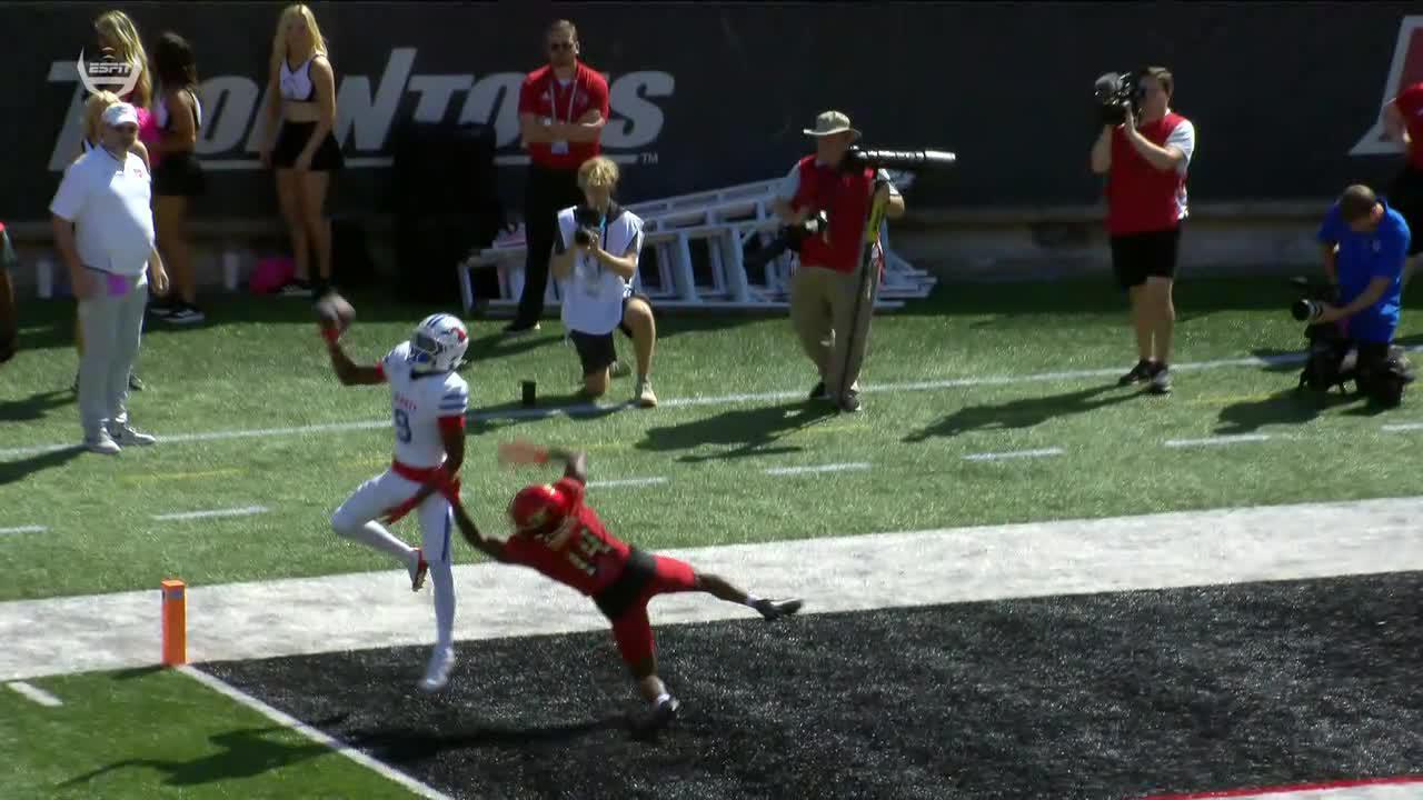 Key'Shawn Smith makes a one-handed TD grab