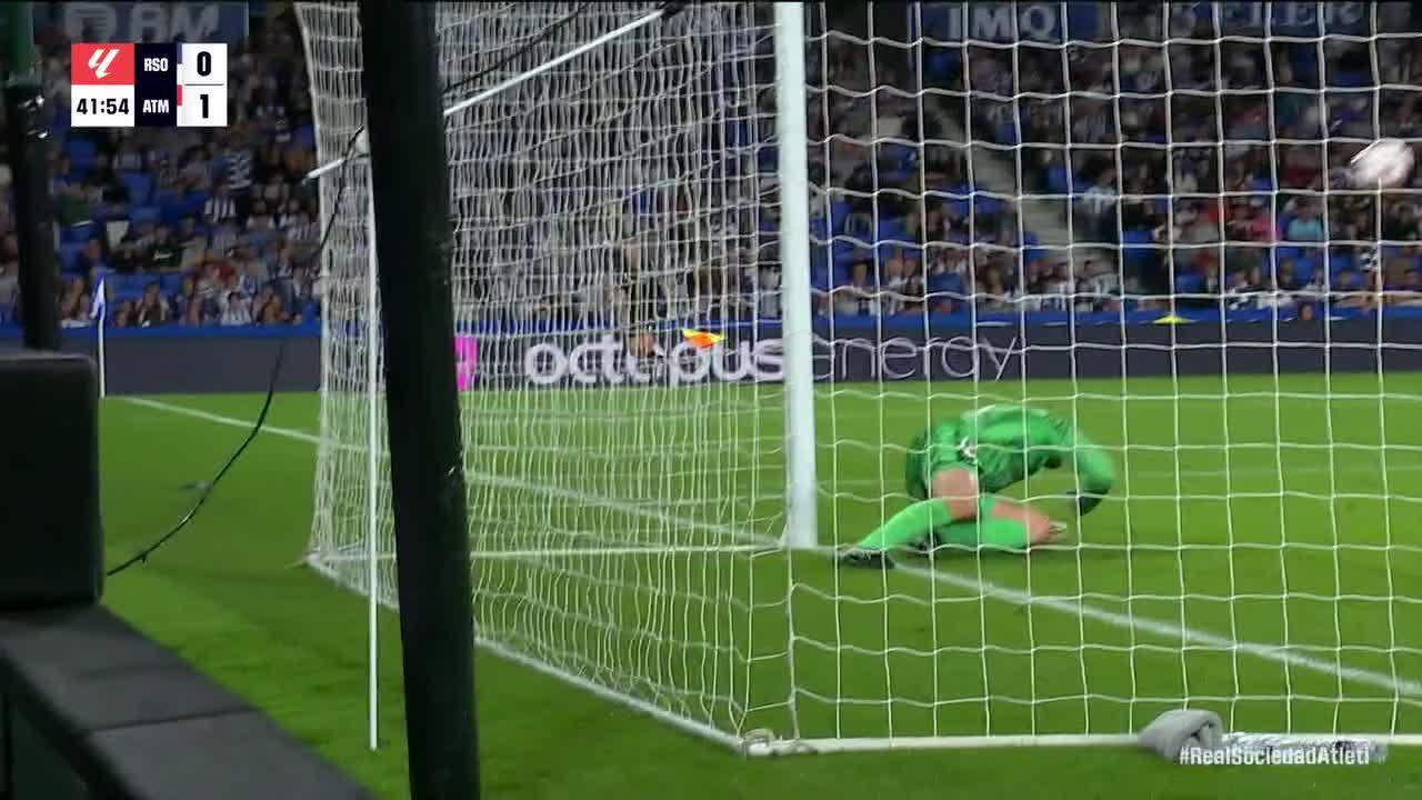 Jan Oblak makes a great save