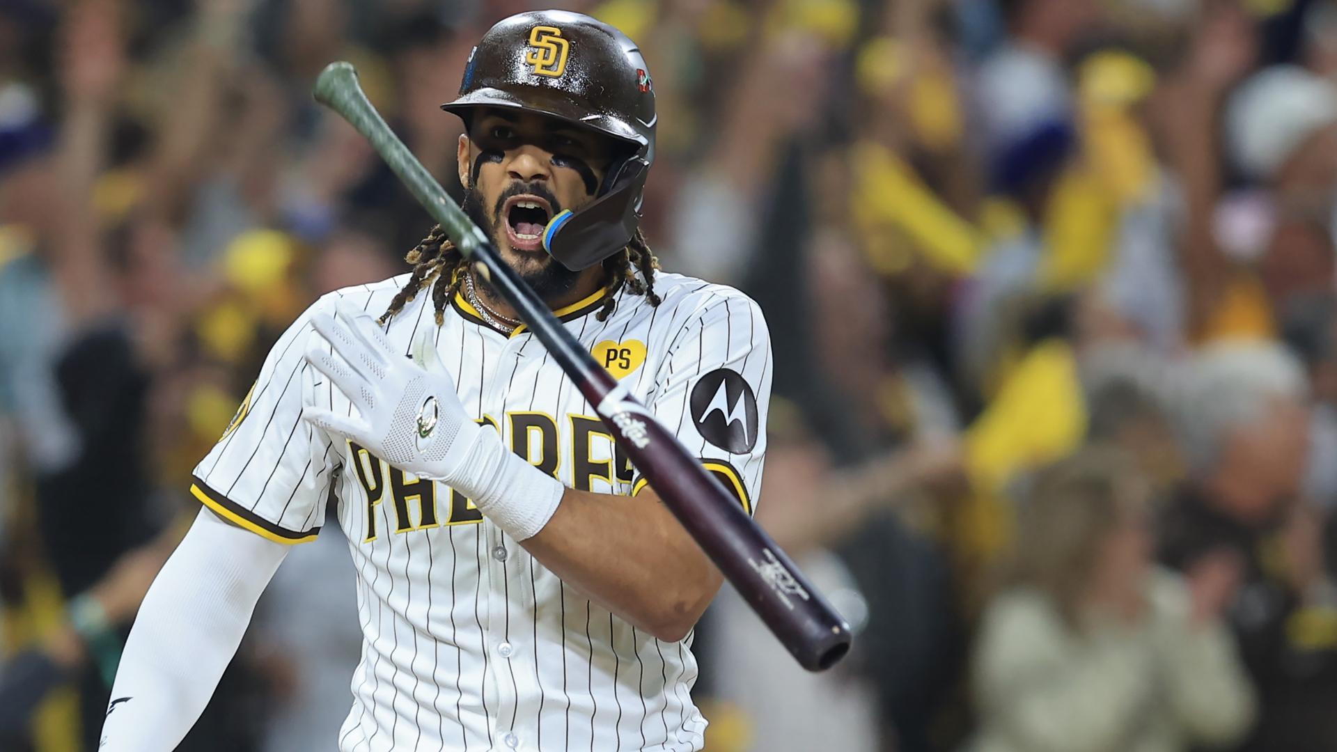 Fernando Tatis' HR caps off 6-run frame and has Petco Park rocking