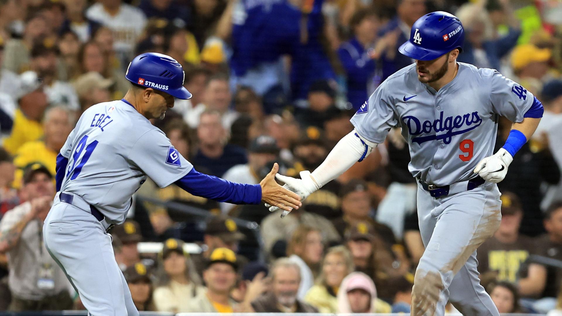 Gavin Lux continues Dodgers' home run derby with 2-run shot