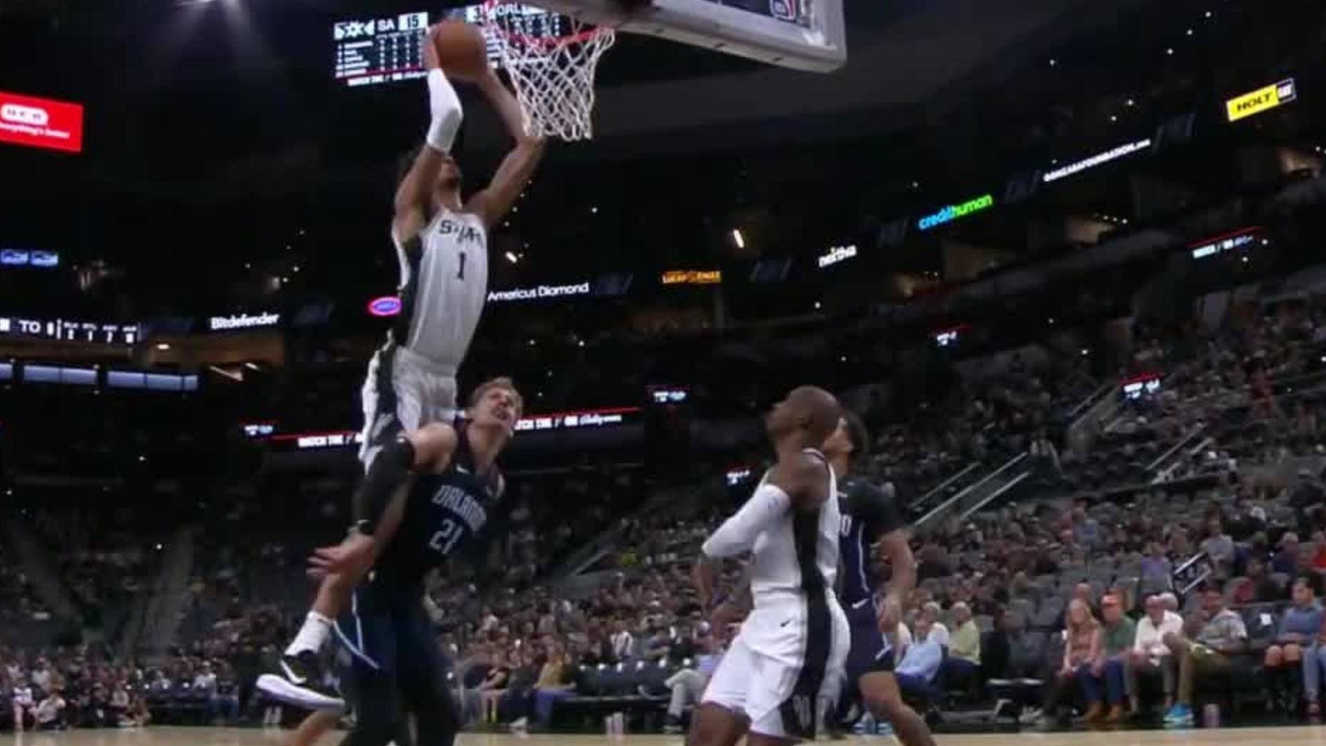 CP3 dimes Wemby on must-see poster slam for Spurs