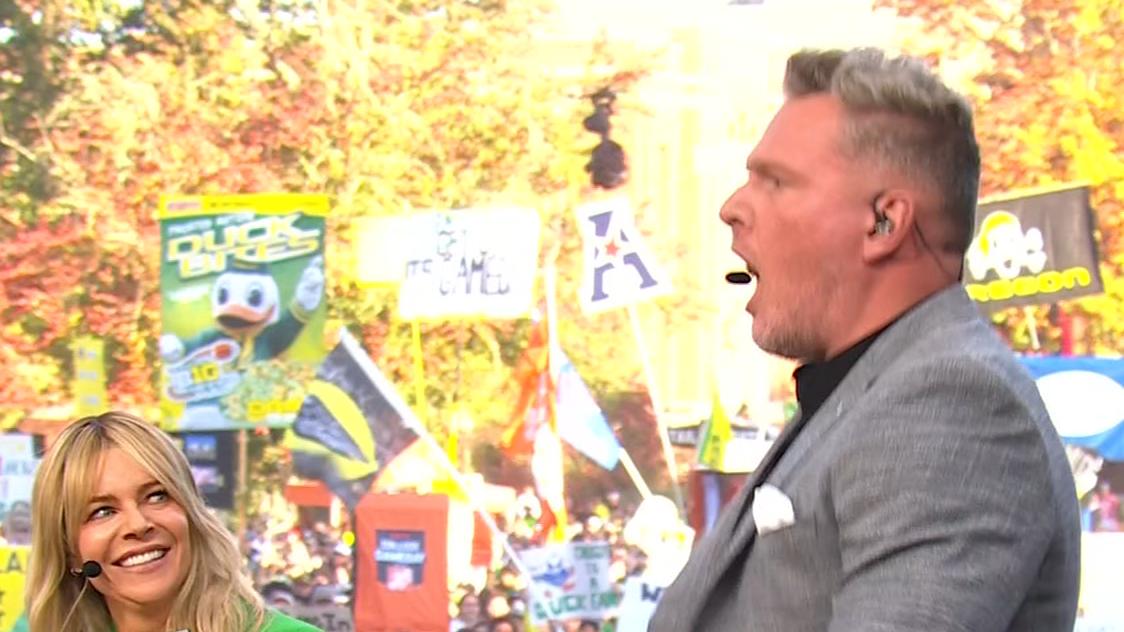 McAfee hypes up Oregon crowd before making pick