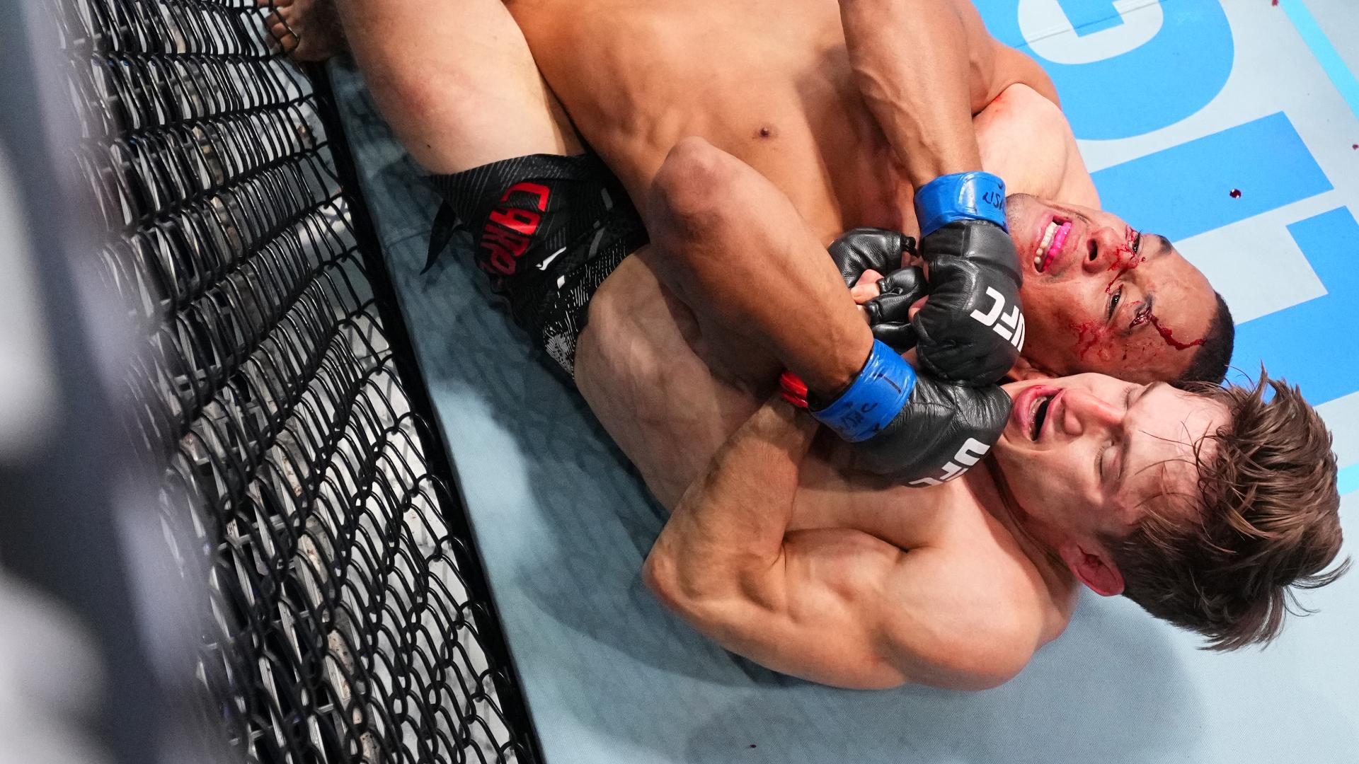 Clayton Carpenter gets Lucas Rocha to tap with a rear-naked choke