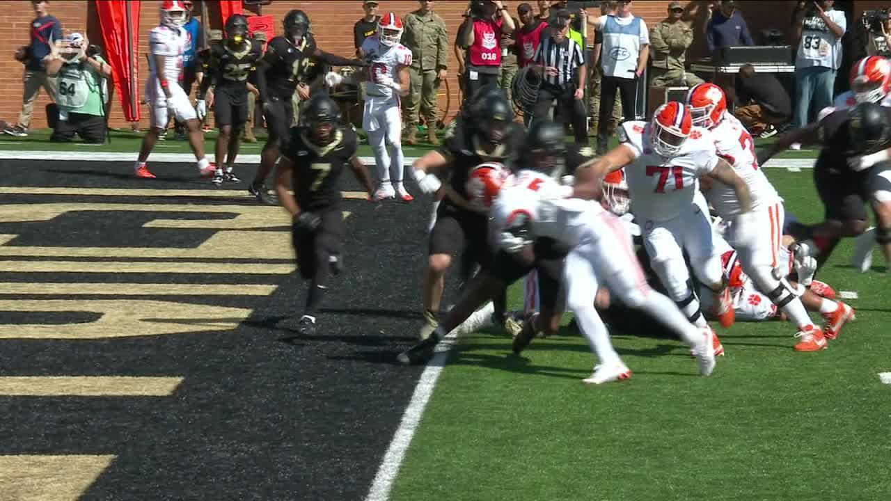 Phil Mafah barrels into the end zone for Clemson