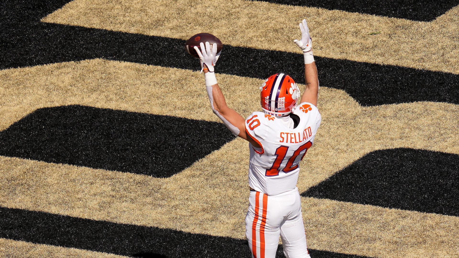 Cade Klubnik hits Troy Stellato for a Clemson touchdown