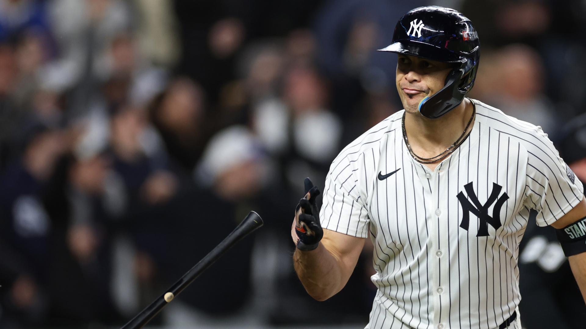 Stanton leaves no doubt on this 439-foot dinger