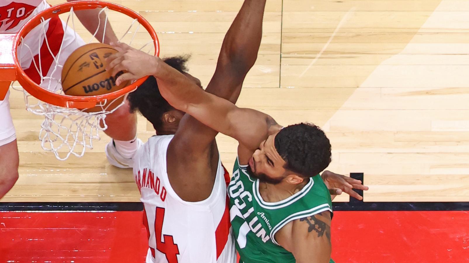 Jayson Tatum throws down one-handed poster over Bruno Fernando