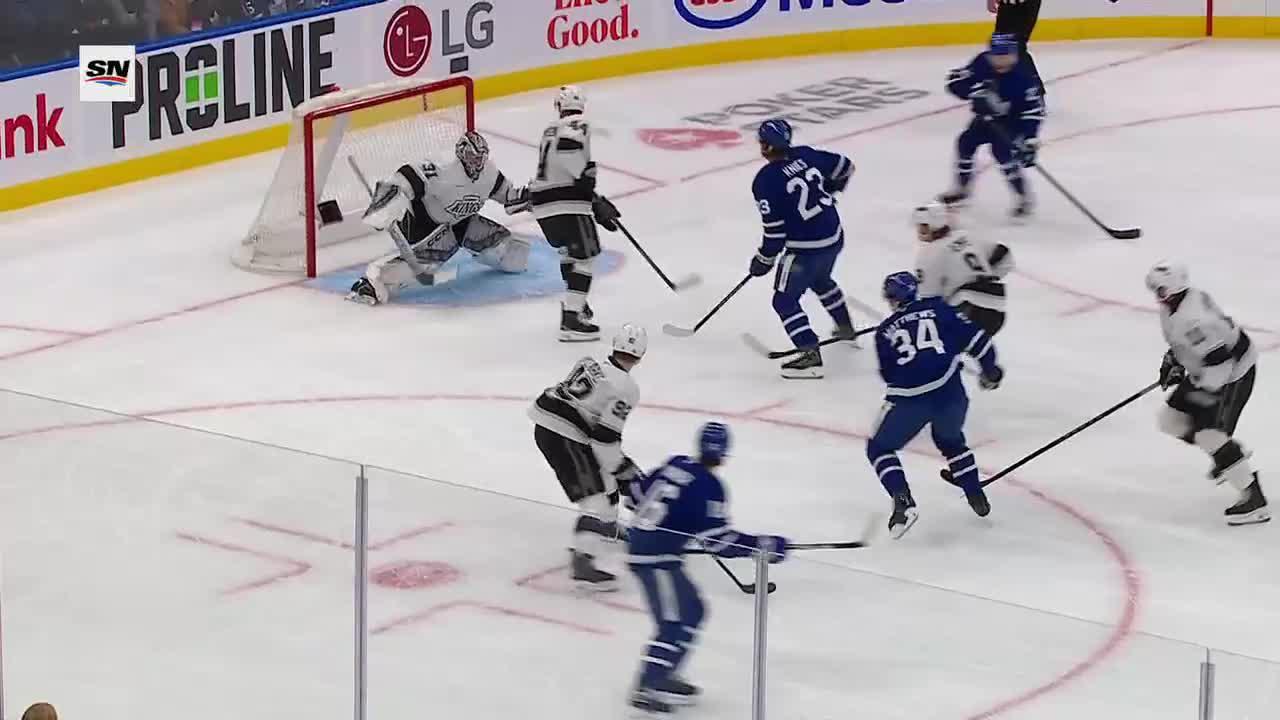 Auston Matthews scores 1st goal of the season