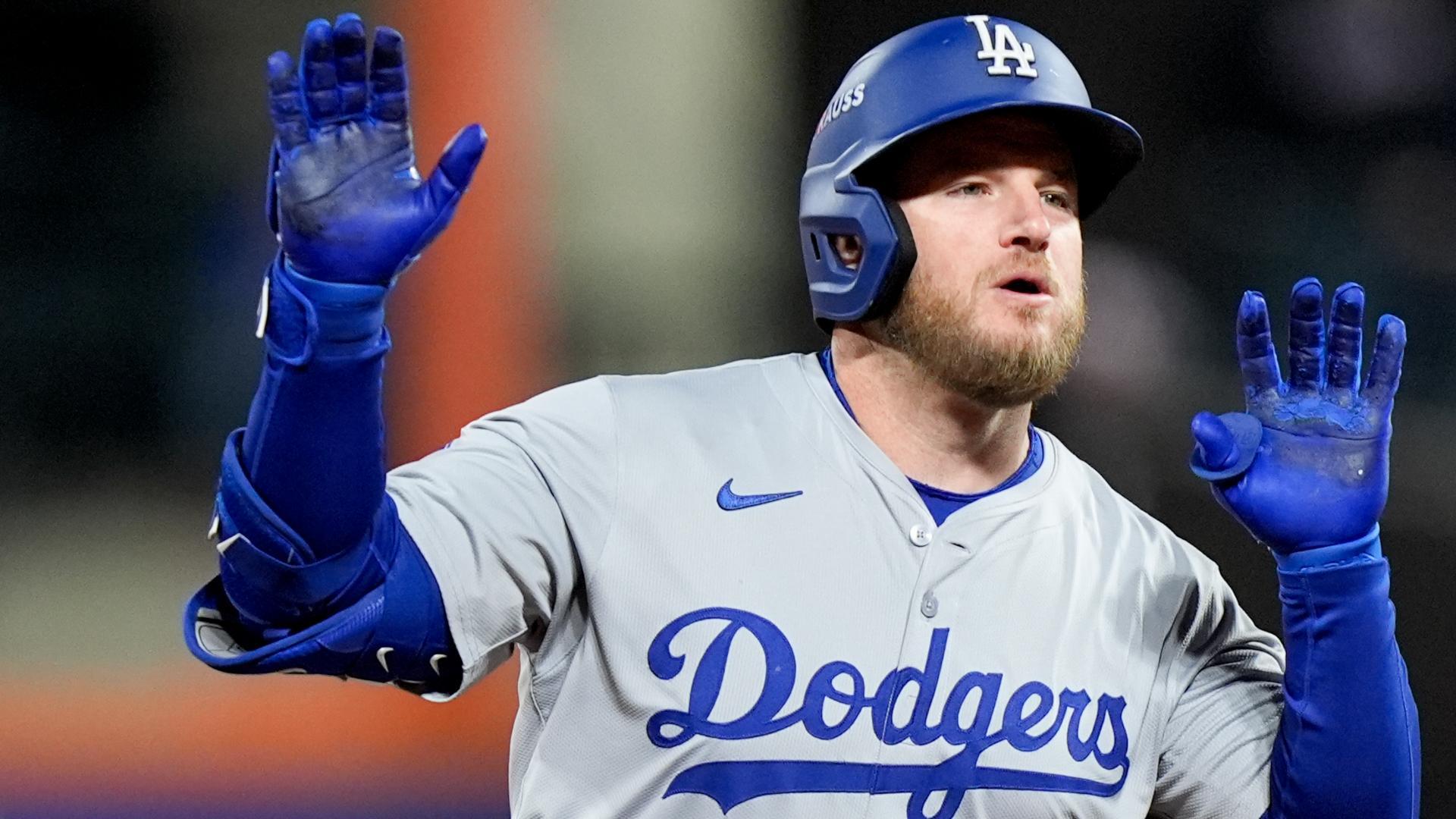 Dodgers pour it on with Max Muncy's upper-deck HR in the 9th