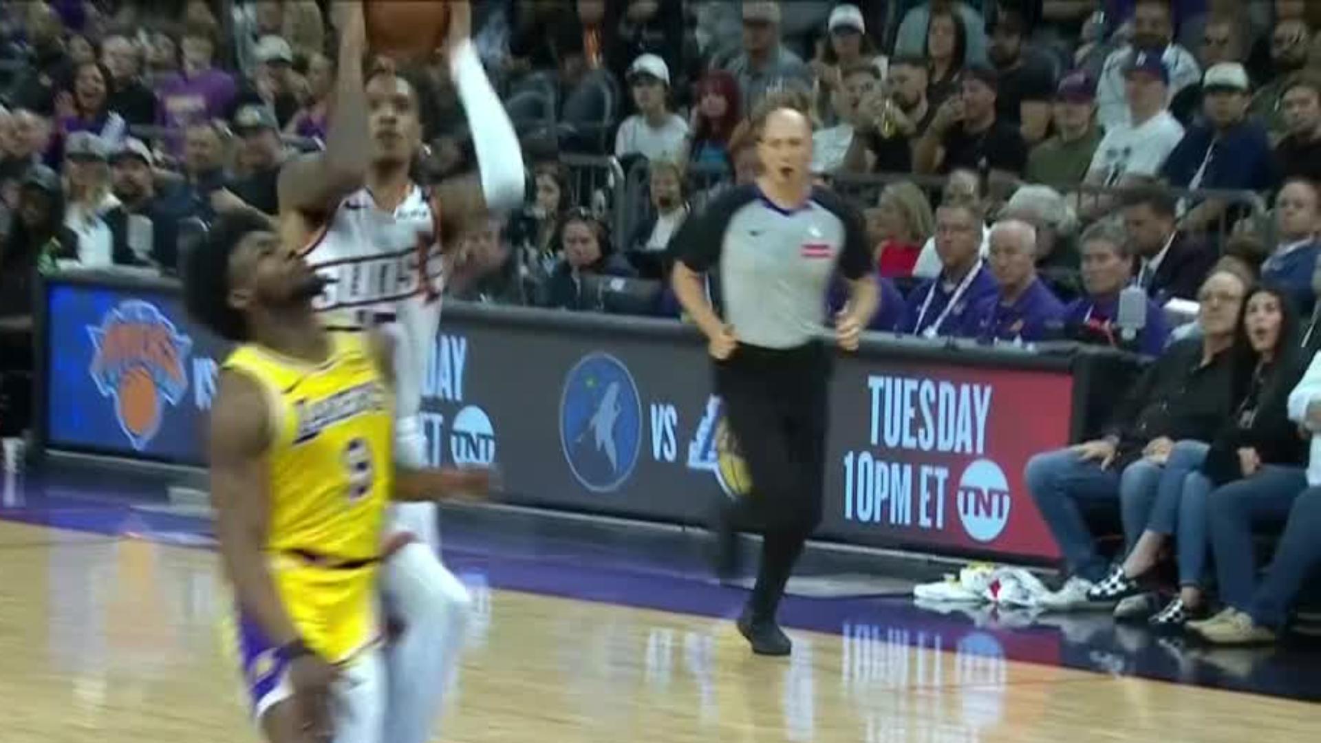 Bronny James gets assessed a flagrant foul