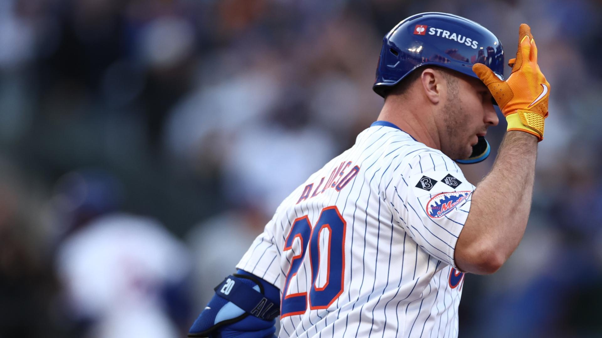 Pete Alonso mashes a towering 3-run shot for Mets