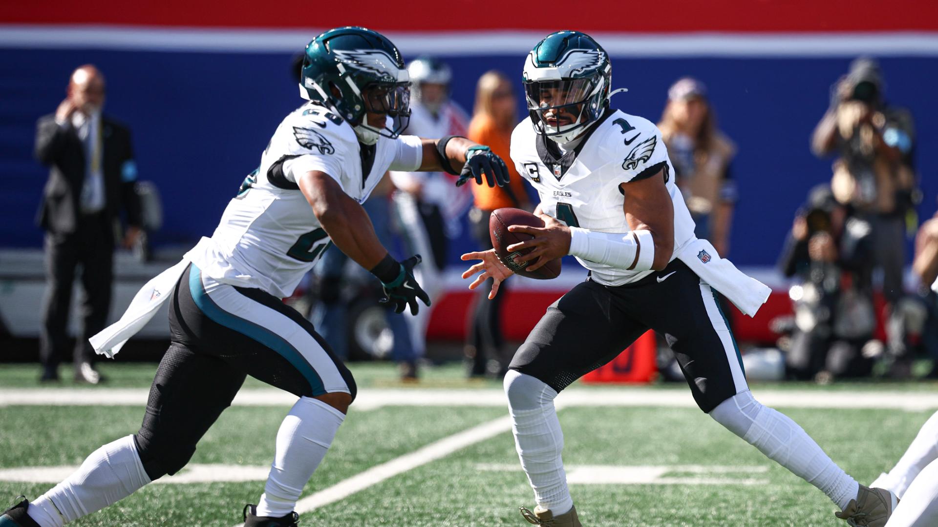 Barkley's 55-yard burst sets up Eagles opening TD vs Giants