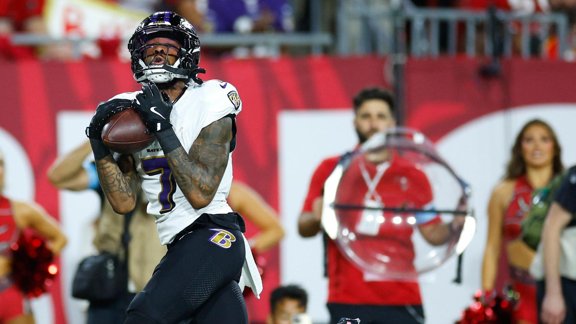 Lamar Jackson unfurls a 49-yard TD strike to Rashod Bateman