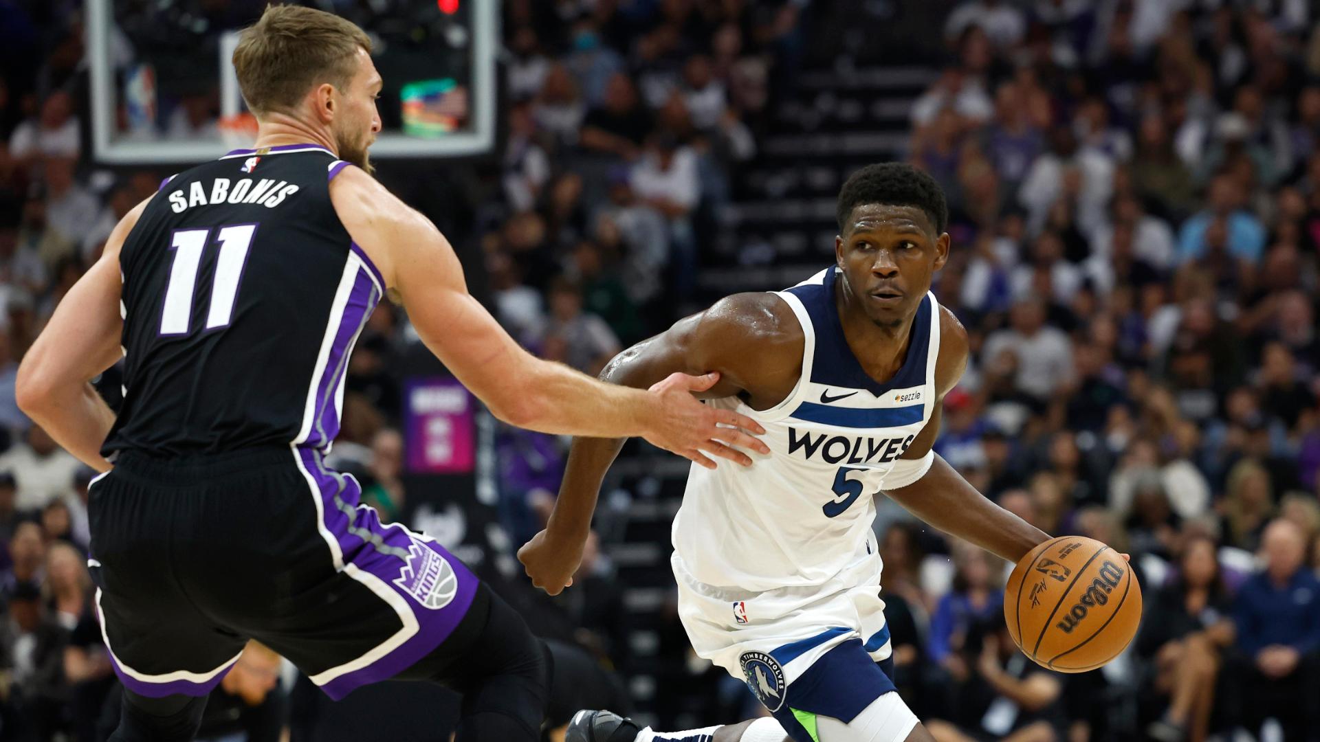 Ant, Randle combine for 65 in Wolves' thrilling win vs. Kings