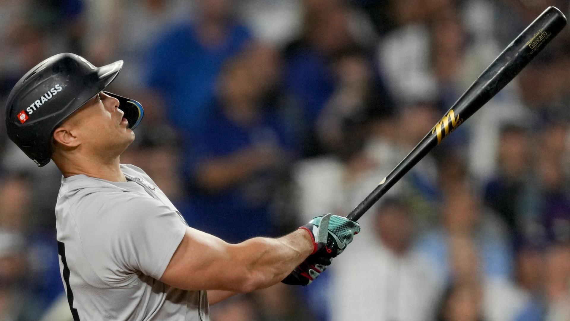 Giancarlo Stanton smashes towering 2-run shot to put Yankees ahead