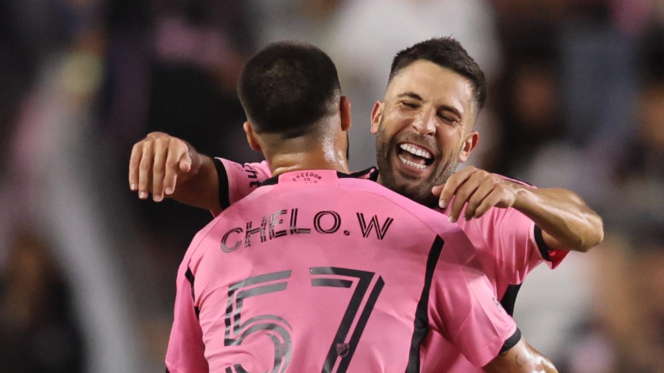 Jordi Alba scores screamer to make it 2-1 Inter Miami