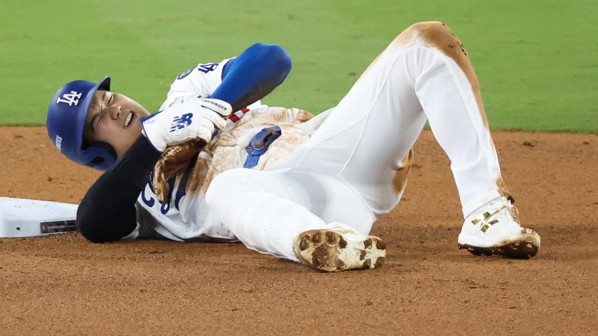 Shohei Ohtani shaken up after stolen-base attempt