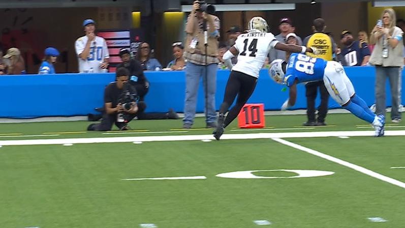 Jalen Reagor shows off the footwork on spectacular leaping grab