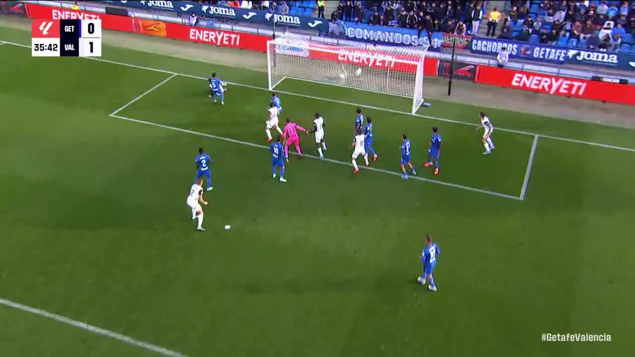 Enzo Barrenechea scores goal for Valencia