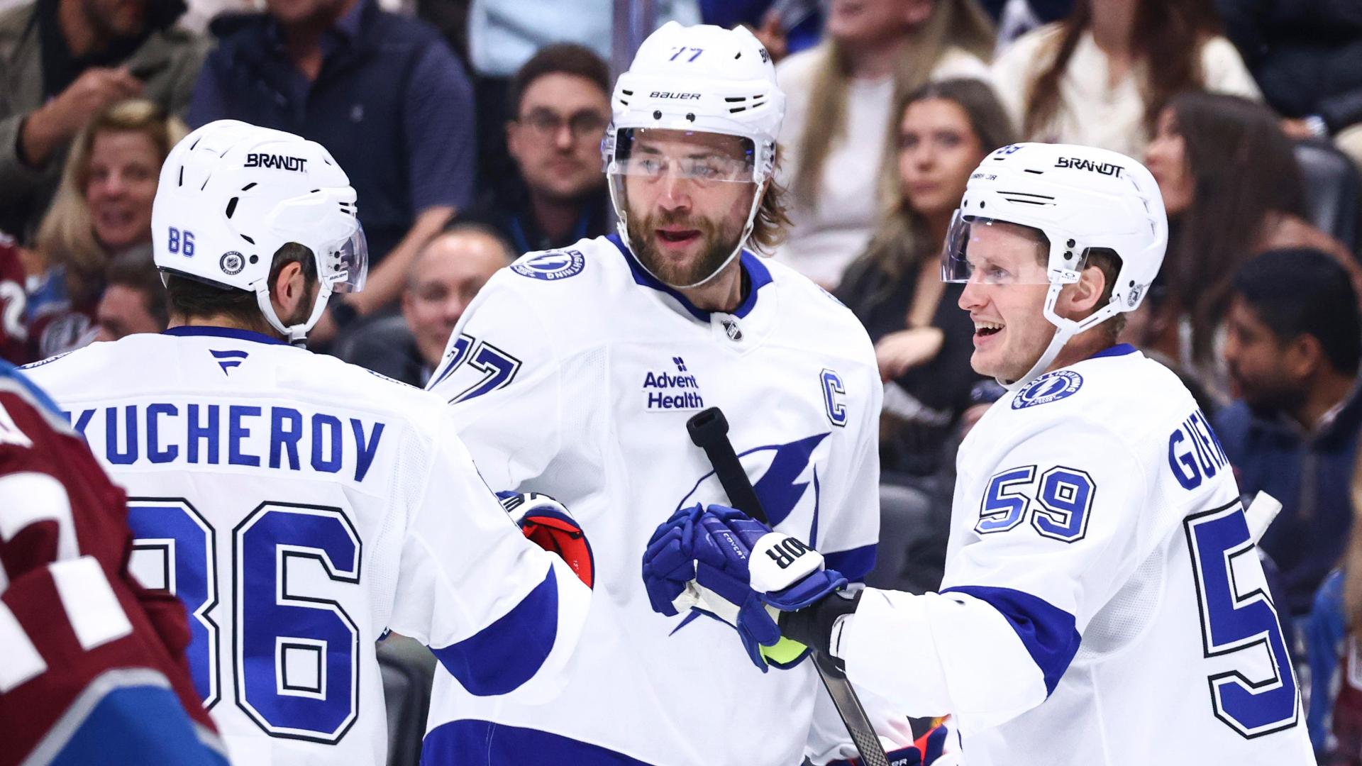 Nikita Kucherov's heads-up pass leads to a Lightning goal