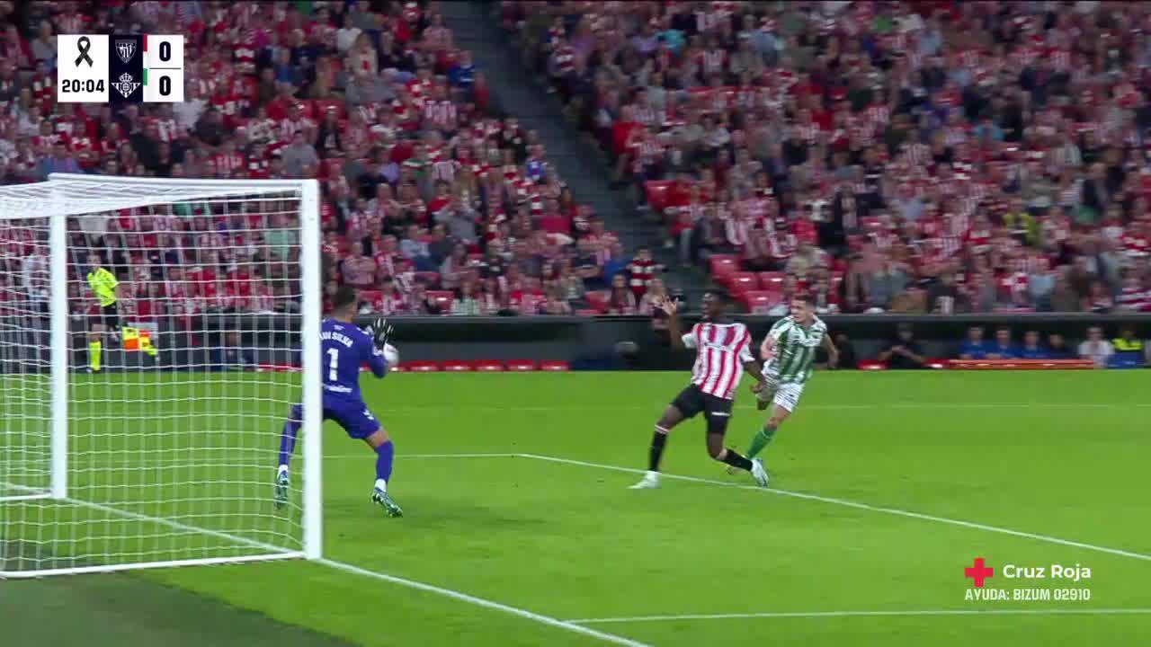 Rui Silva makes a great save