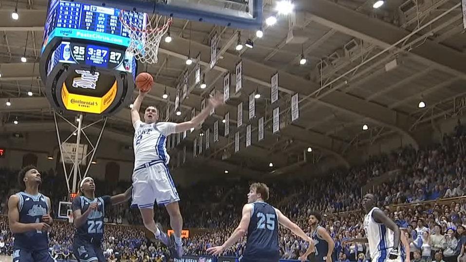 Cooper Flagg sends Duke crowd into frenzy with one-handed jam
