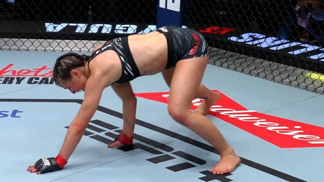 Melissa Mullins breakdances to celebrate TKO win over Klaudia Syguła